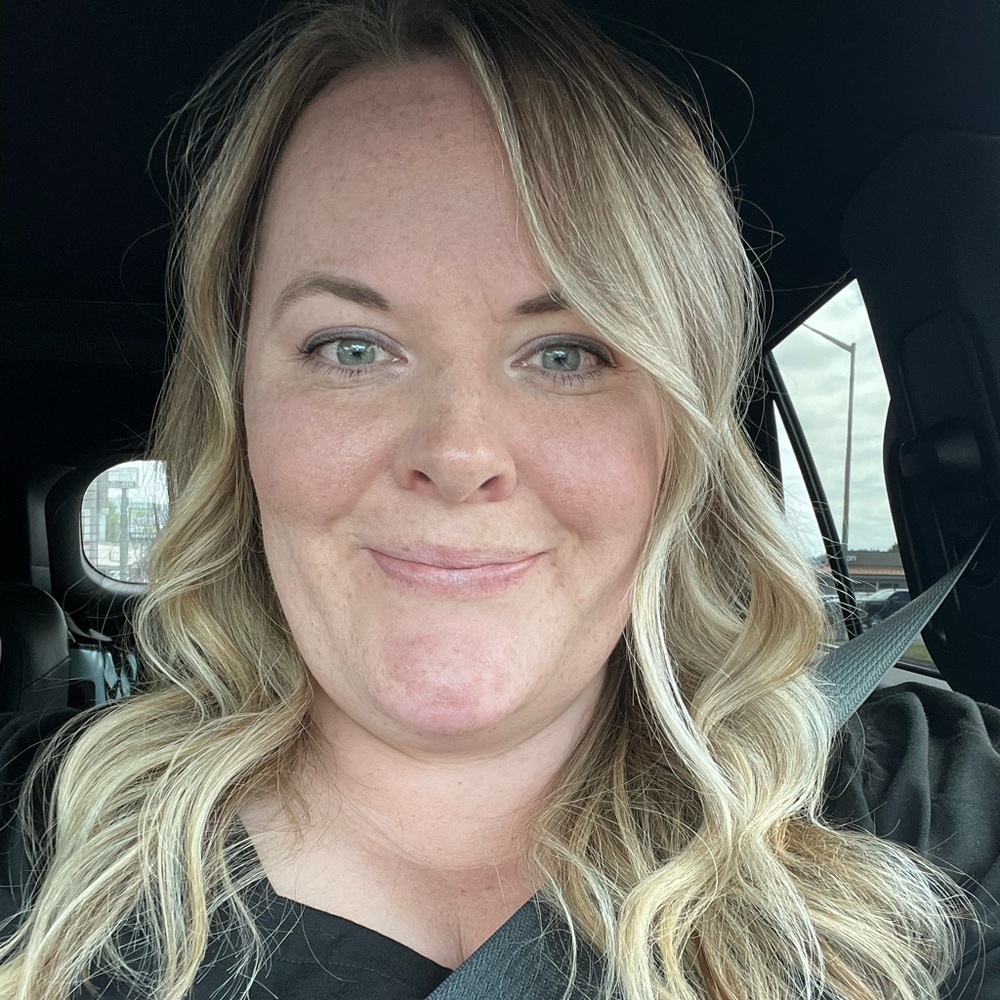 Meet your Posher, Stephanie